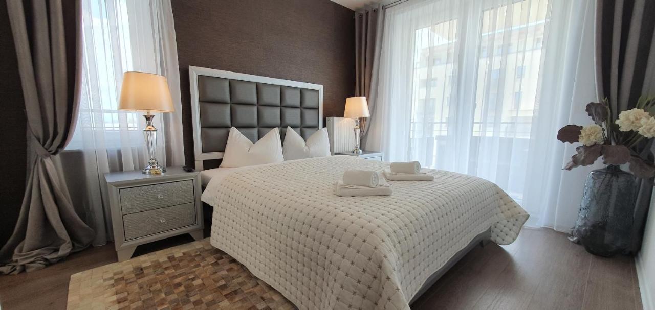 Royal Apartment Braşov Exterior foto